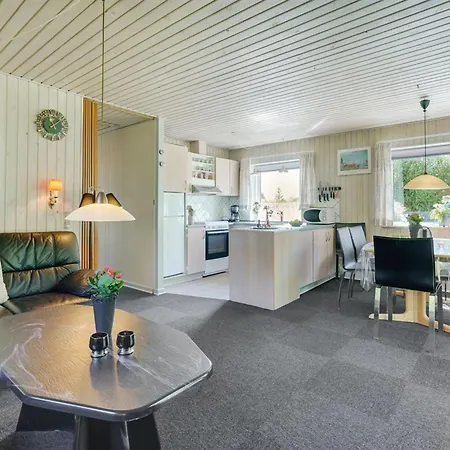 Semesterbostad Suni - 400m From The Sea By Interhome